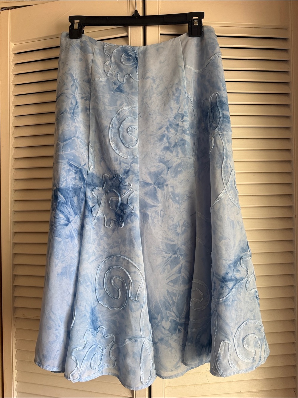 Dress Barn Light Blue Tie-Dye Floral Embroidered A-Line Skirt